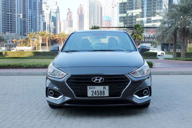 Donkergrijs Hyundai Accent 2020